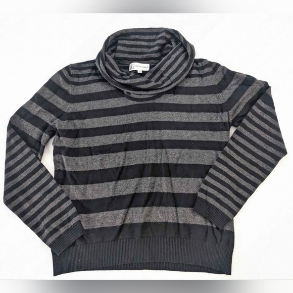New York Black Gray Striped Cowl Neck Medium Sweater - Picture 1 of 6